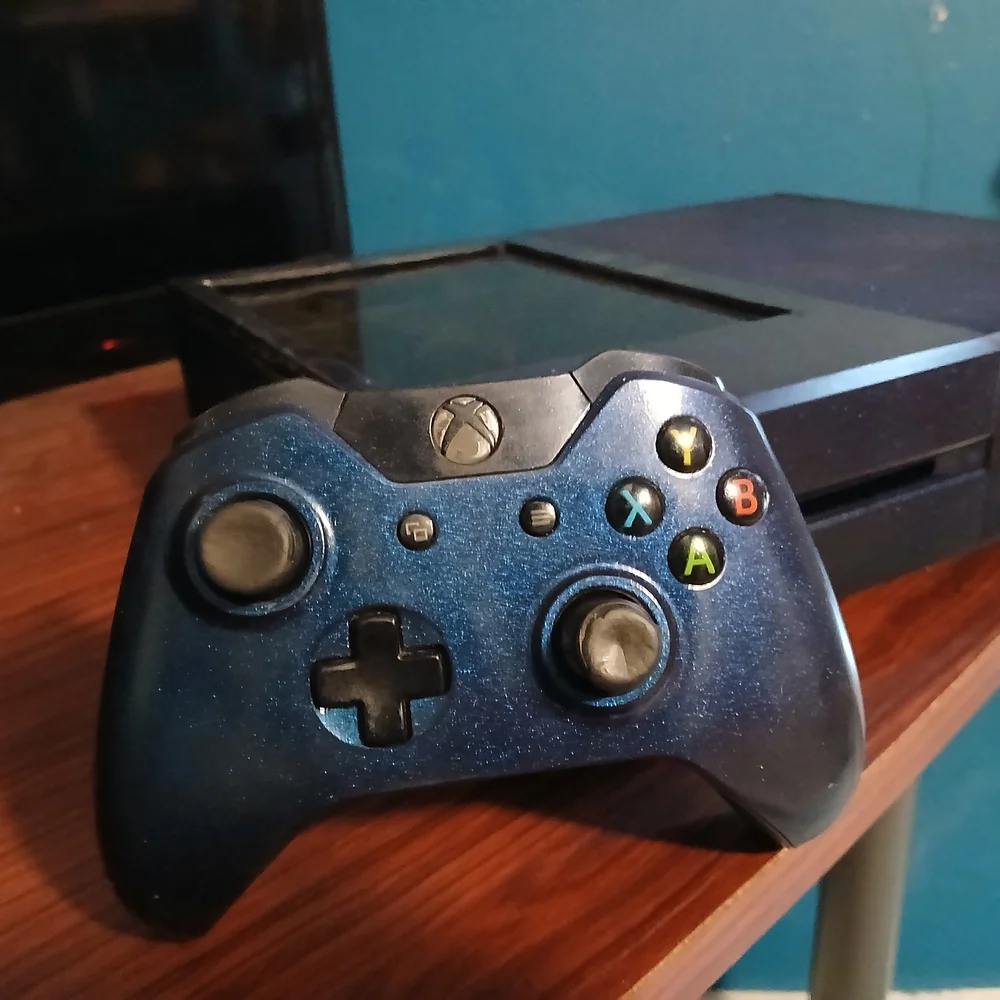 2015 sparkly Blue xbox one console